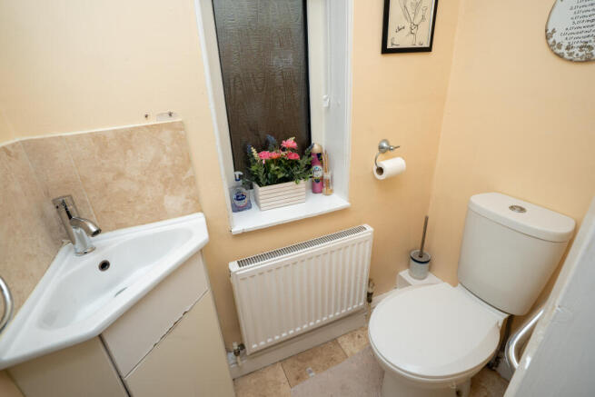 3 bed Semi-Detached for sale Image 9