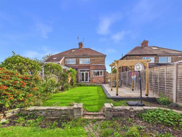 3 bed Semi-Detached for sale Image 12