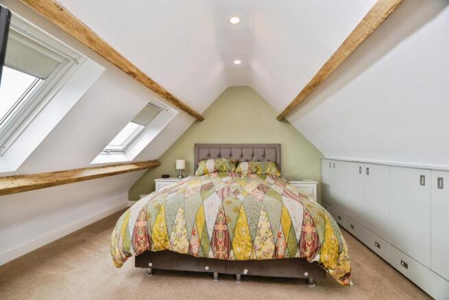 4 bed Terraced for sale Image 11