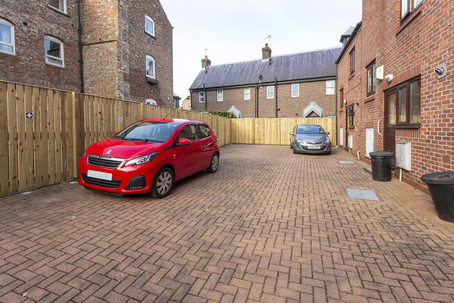 3 bed House to rent Image 8