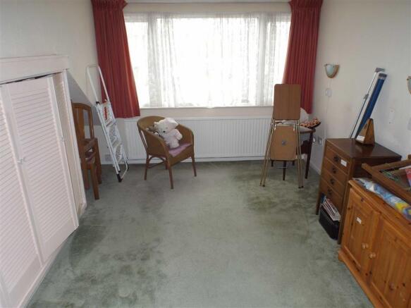 BEDROOM 1:
