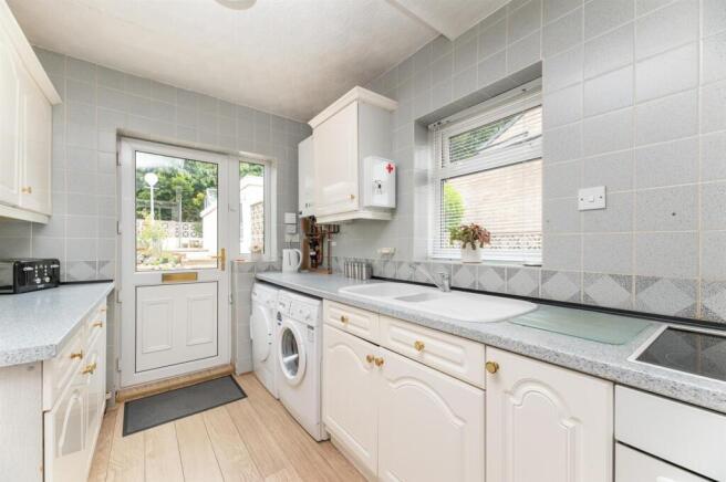 3 bed Semi-Detached for sale Image 10