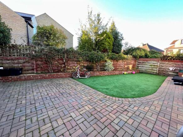 20 Westfield Drive 8.jpg