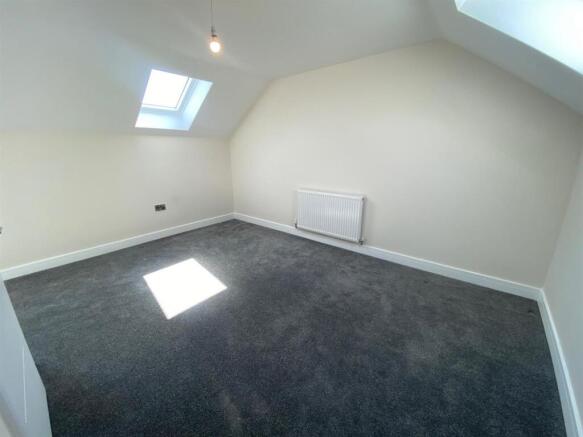4 bed Semi-Detached to rent Image 12