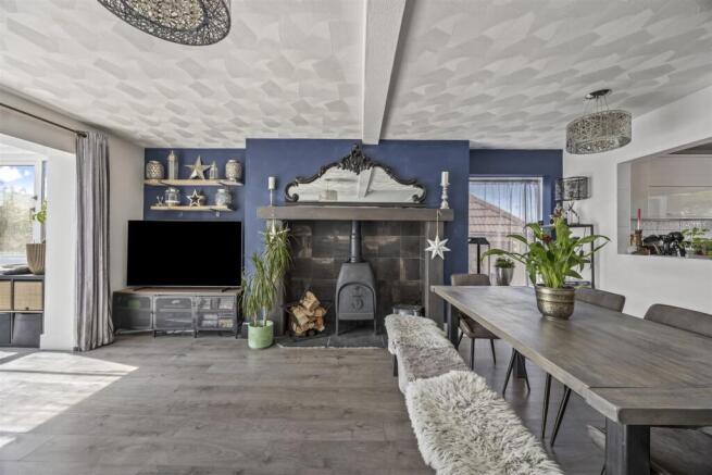 Sitting/Dining Room
