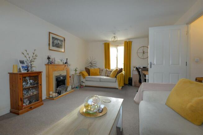 Living Room 2.jpg