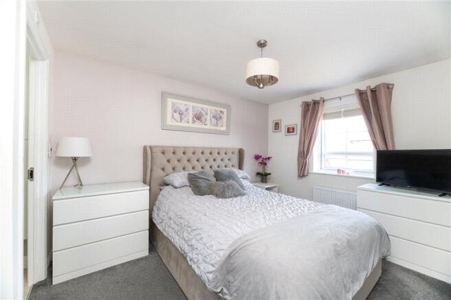4 bed Detached for sale Image 11