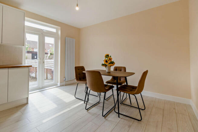 3 bed Semi-Detached for sale Image 5