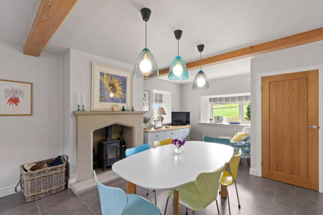 5 bed Detached for sale Image 9