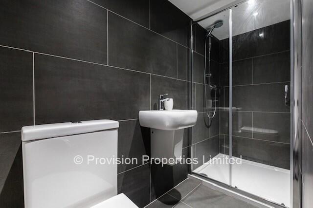 5 bed Terraced to rent Image 10
