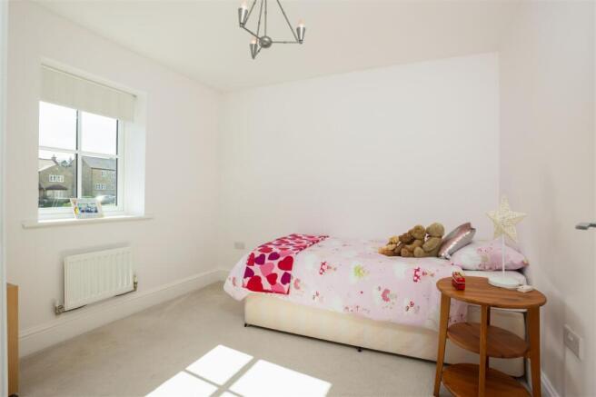 3 bed Semi-Detached for sale Image 12