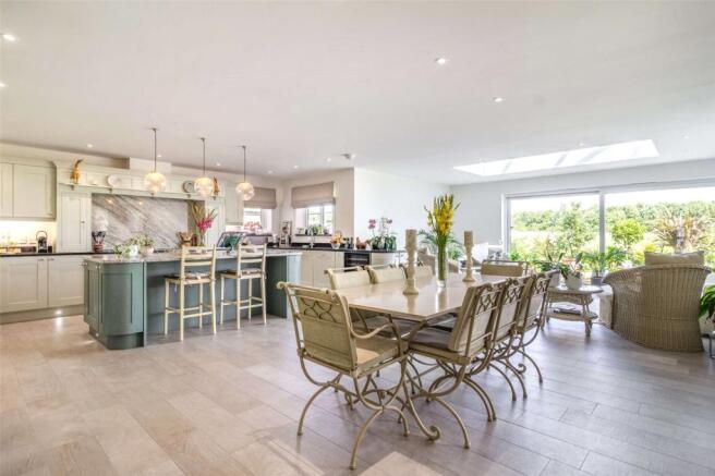Kitchen/Dining