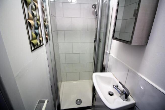 1 bed Apartment to rent Image 6