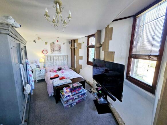 2 bed Flat for sale Image 12