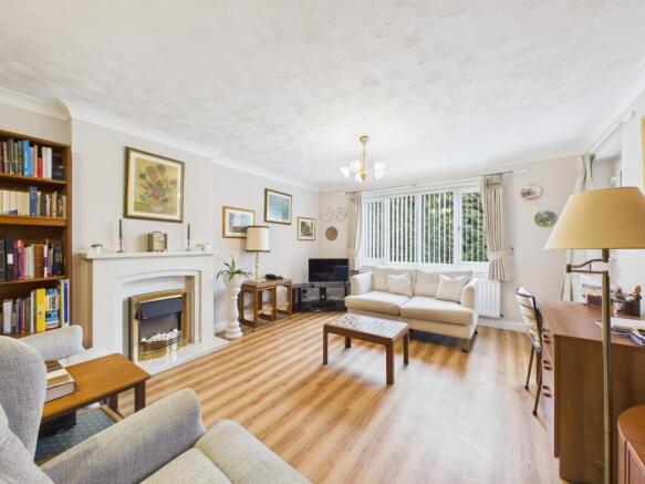2 bed Ground Flat for sale Image 5