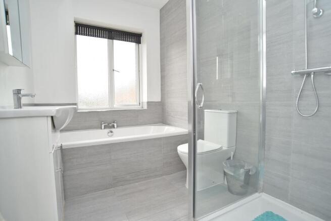 4 bed Semi-Detached for sale Image 9