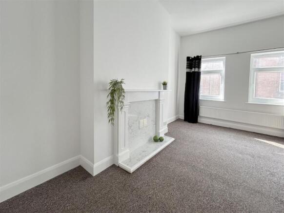 Living room / Kitchen