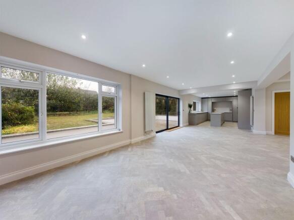 KITCHEN LIVING AREA