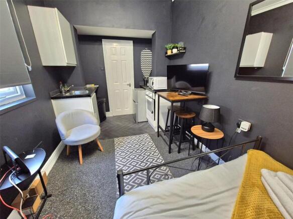Lounge/Bedroom