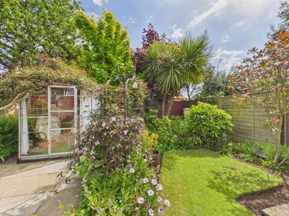2 bed Semi-Detached for sale Image 11