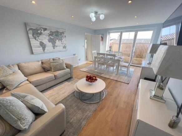 5 bed Semi-Detached for sale Image 12
