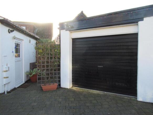 Garage & Driveway