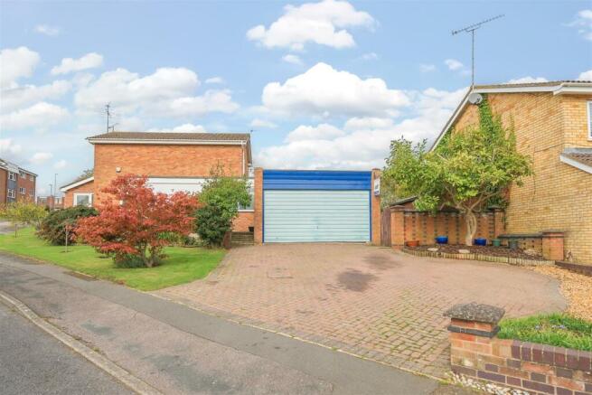 86 The Sale, Daventry