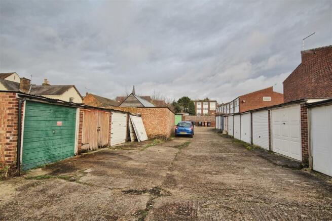 GARAGE EN BLOC