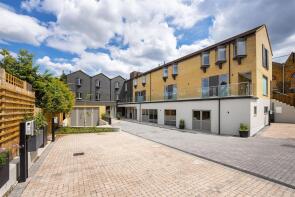 Flat 3, 42 Taggs House, Summer Road, Thames Ditton KT7 0QQ