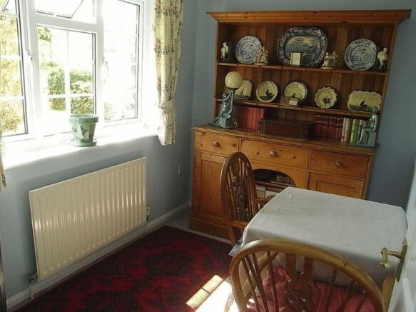 Dining End
