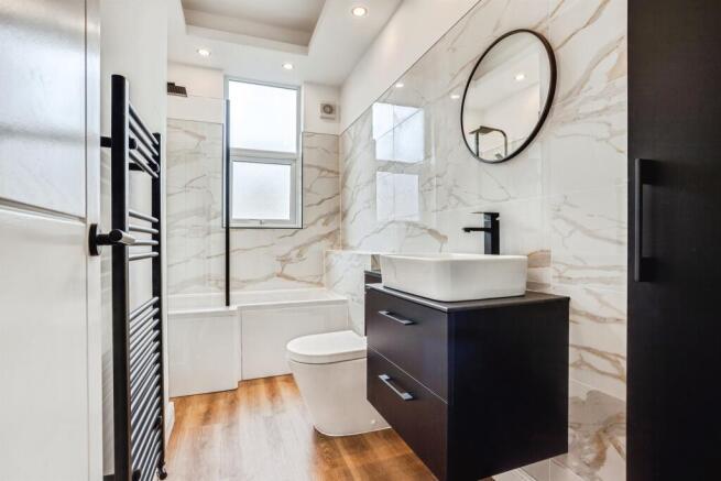 3 bed Terraced for sale Image 10