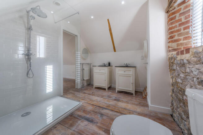 En-suite shower r...