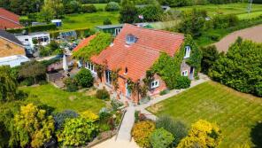 The Coach House And Barns, Westhorpe Road, Gosberton, Spalding PE11 4EN