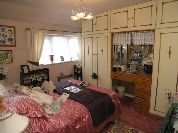BEDROOM 2