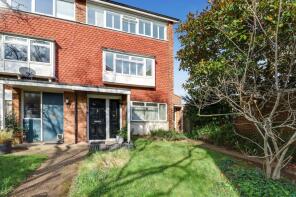 19, Spurfield, West Molesey KT8 1RR