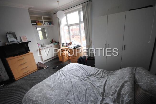 4 bed Terraced to rent Image 12