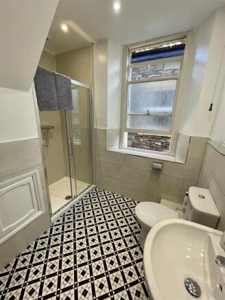 Bathroom a.JPEG