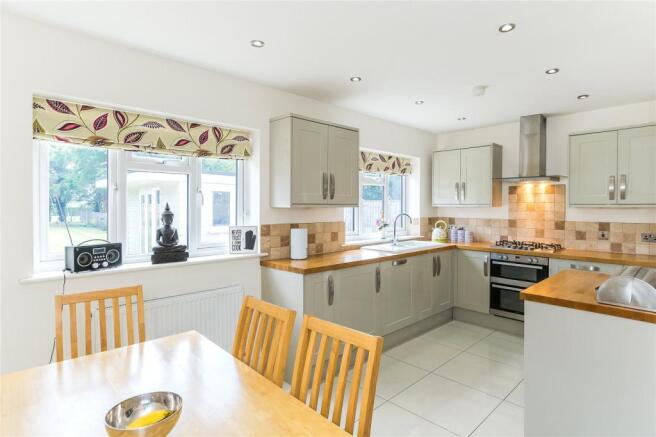 Kitchen/ Breakfast