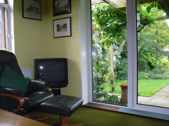 GARDEN ROOM
