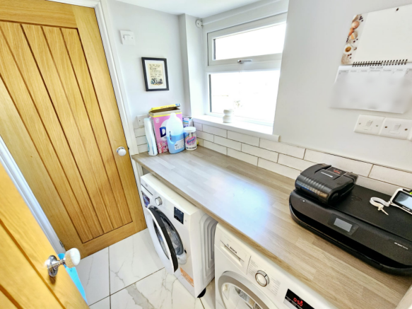 5 bed Terraced for sale Image 11