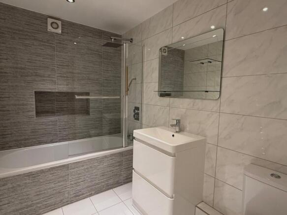 2 bed Flat to rent Image 4