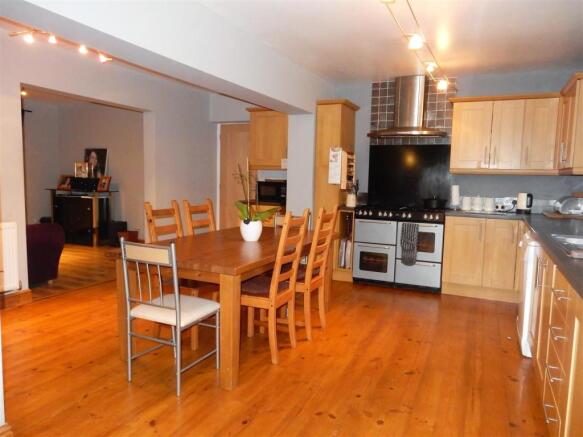 Kitchen Family Room