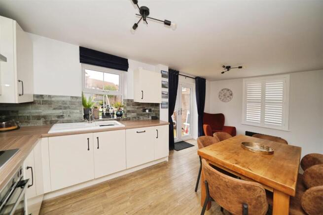 Dining kitchen
