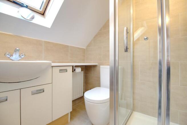 Ensuite to Bed 1