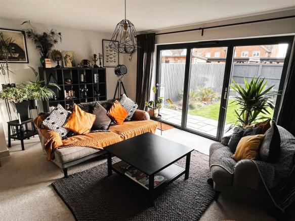 New lounge pic.jpg