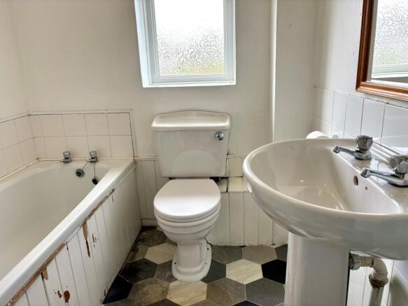 3 bed Terraced for sale Image 7