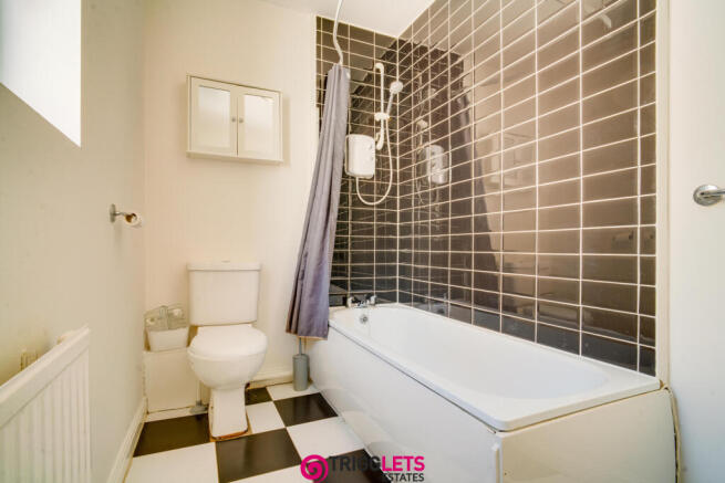 2 bed Terraced to rent Image 12