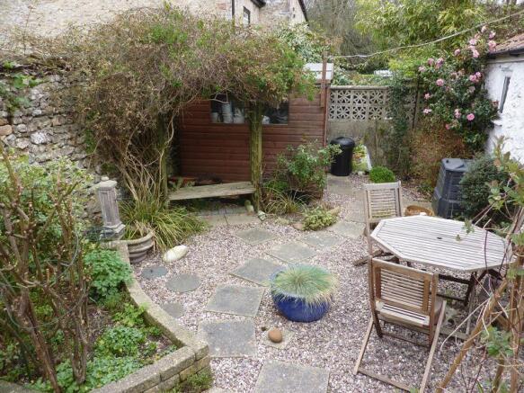 COURTYARD GARDEN
