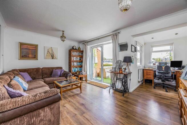 5 Collier Close, Southampton-Small-PorticoMarketin