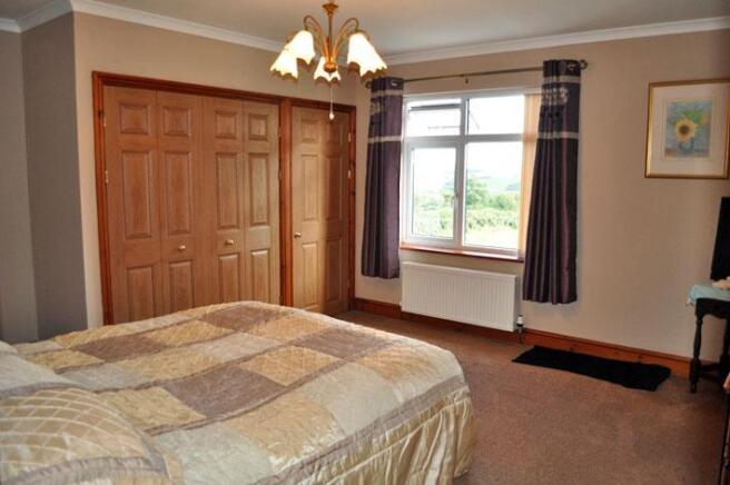 MASTER BEDROOM (1)